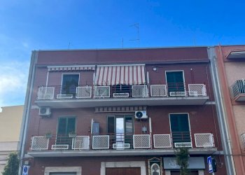 facciata - Locale Commerciale Bari - foto 2