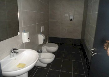 Bagno - Ufficio via Francesco Zanardi, Bologna (zona Lame) - foto 50