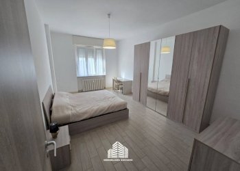 Camera da letto - Non-buildable land via Adige, 9, Bra - photo 10