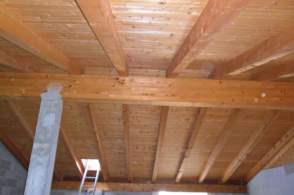 soffitti - Villa strada Provinciale Pedemontana delle Orobie, Colorina - foto 1