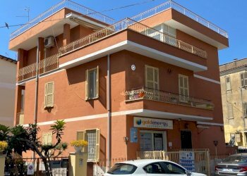 WhatsApp Image 2023-04-21 at 13.52.56 (5).jpeg - Locale Commerciale Via della Serena, Tivoli - foto 1