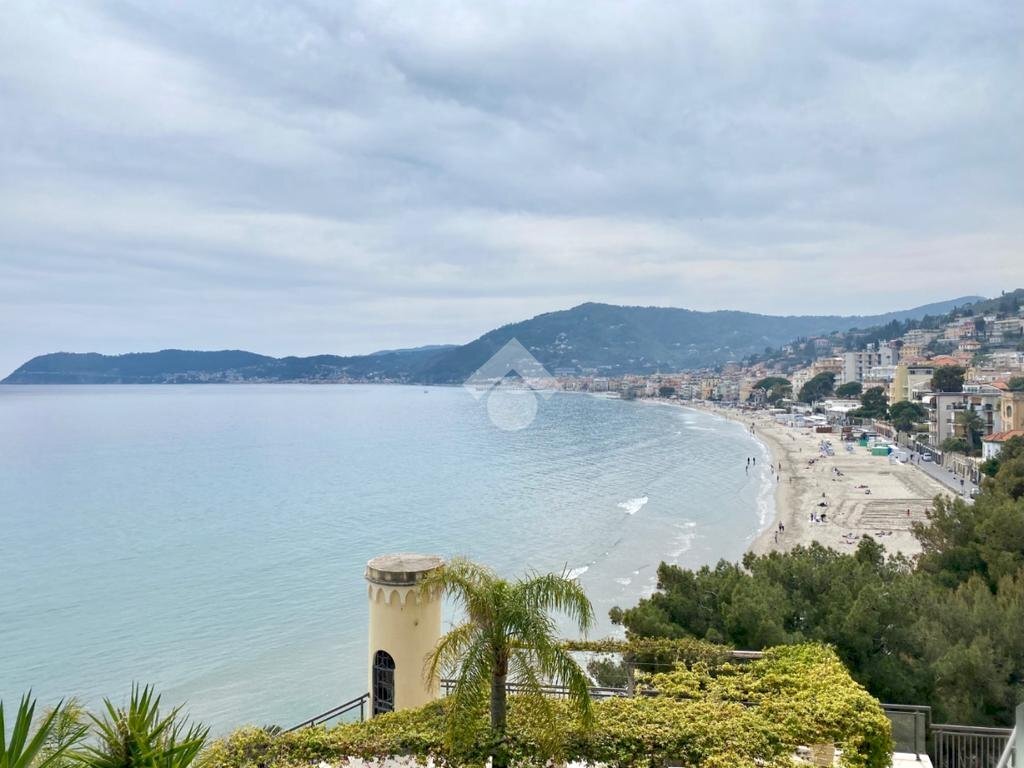 Two-room apartment Passeggiata cadorna, Alassio - photo 1