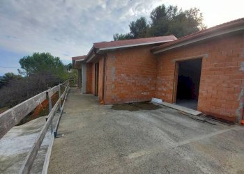 Facciata - Villa via Sant'Agata, 250, Imperia - foto 7