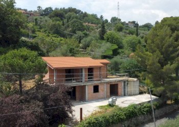 Facciata - Villa via Sant'Agata, 250, Imperia - foto 1
