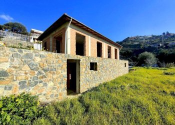 Facciata - Villa strada Vallegrande, Ospedaletti - foto 4