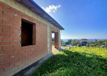 Facciata - Villa strada Vallegrande, Ospedaletti - foto 13