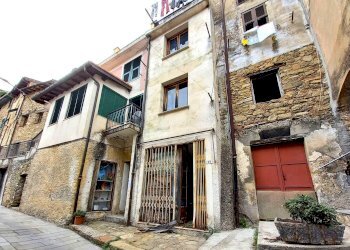 facciata - Casa indipendente via Roma, Bajardo - foto 2
