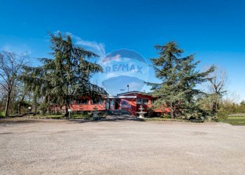 Locale Commerciale Tortona, AL, Tortona - foto 1