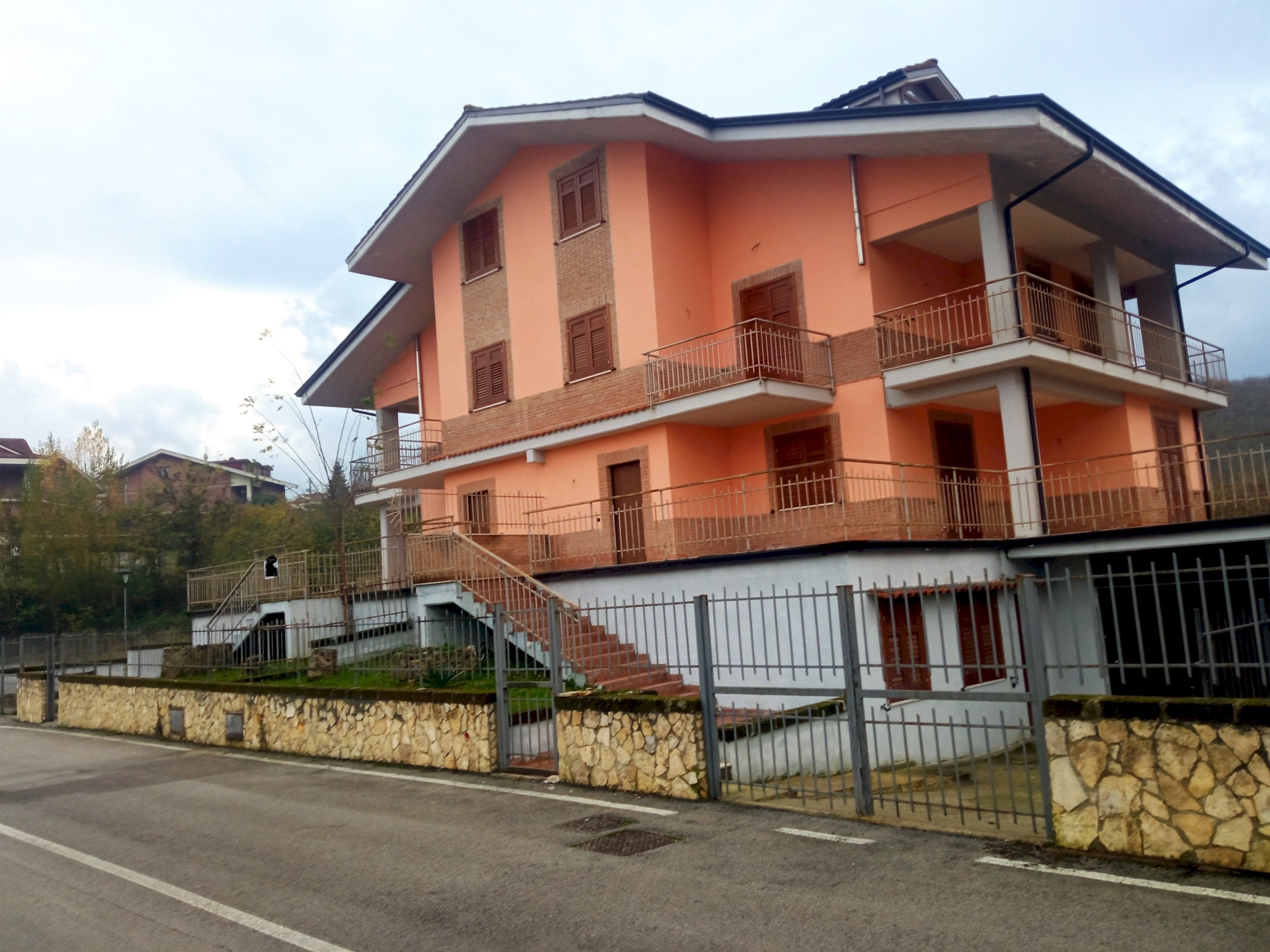 Villa a Schiera CONTRADA CHIAIRA, Avellino - foto 1