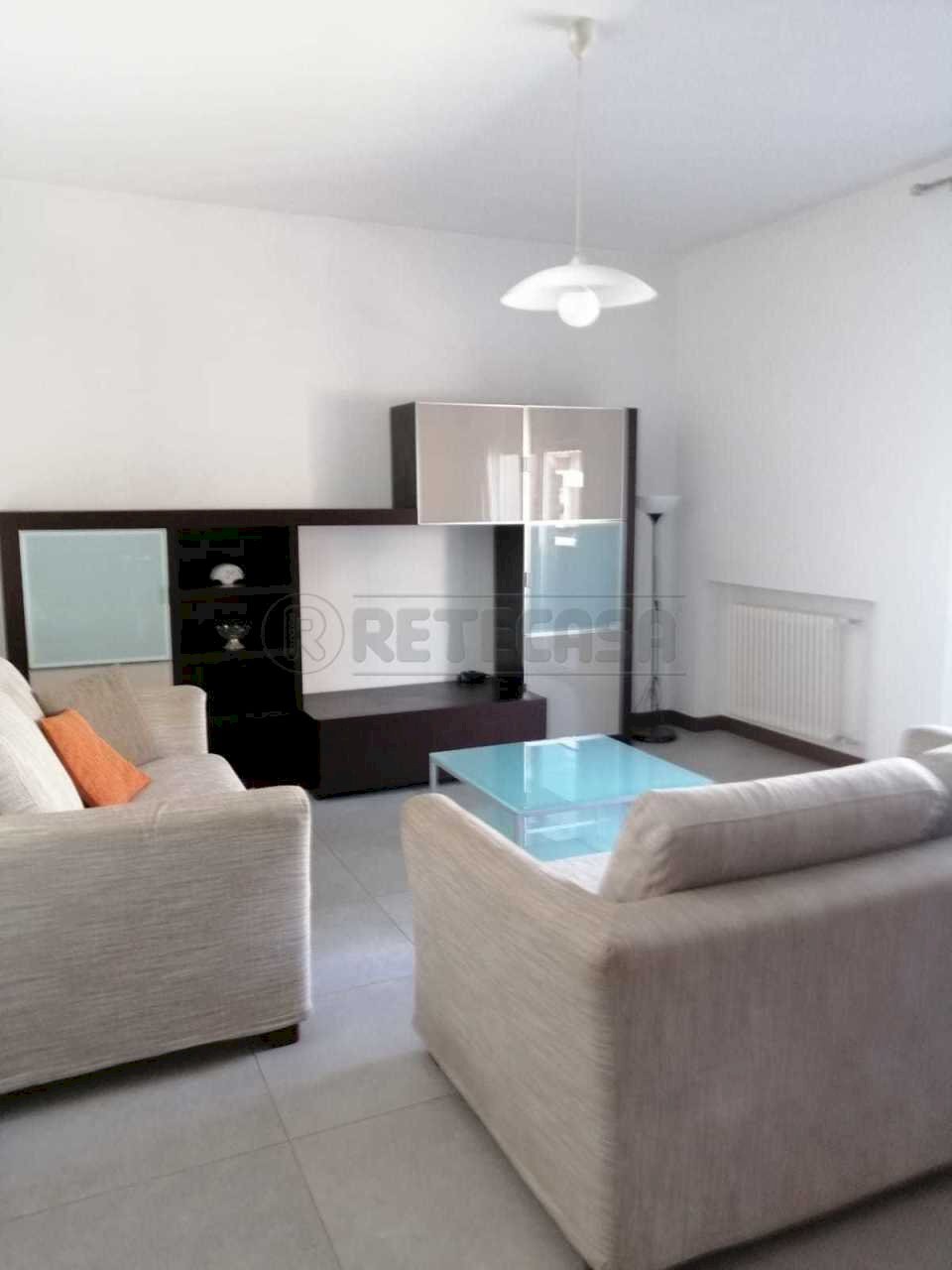 soggiorno - Appartamento Corso Matteotti 52, Montecchio Maggiore - foto 2