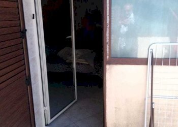 porta camera terrazzino.jpeg - Appartamento Floridia - foto 25