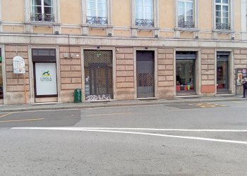 IMG_20221112_113106_995.jpg - Locale Commerciale Piazza della Nunziata 21 R, Genova - foto 1