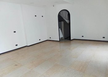 IMG_20221112_112008_082.jpg - Locale Commerciale Piazza della Nunziata 21 R, Genova - foto 5