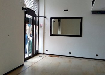 IMG_20221112_112258_877.jpg - Locale Commerciale Piazza della Nunziata 21 R, Genova - foto 12