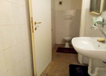 IMG_20221112_112633_688.jpg - Locale Commerciale Piazza della Nunziata 21 R, Genova - foto 21