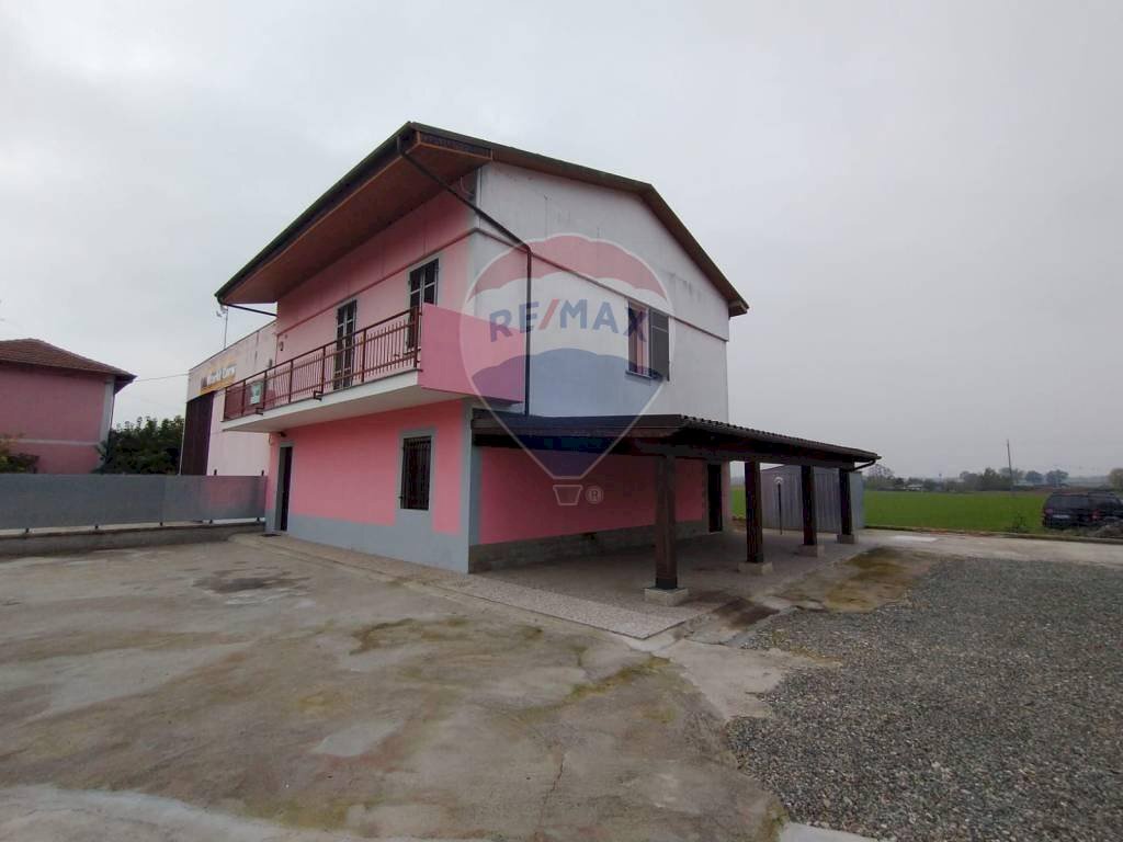 Semi-detached house Sobborghi, Alessandria, Alessandria - photo 1