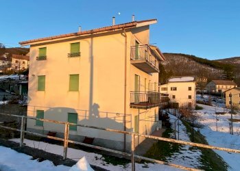 WhatsApp Image 2023-03-05 at 09.55.41 (14).jpeg - Villa Trifamiliare via Vara Superiore 86, Urbe - foto 1