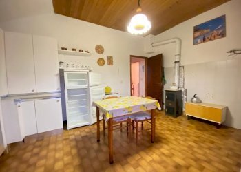 WhatsApp Image 2023-03-05 at 09.54.41.jpeg - Villa Trifamiliare via Vara Superiore 86, Urbe - foto 24