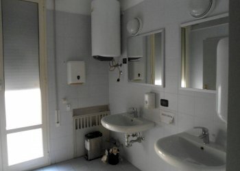 BAGNI - Ufficio via Giovanni Battista Morgagni, Bologna (zona Centro Storico) - foto 12