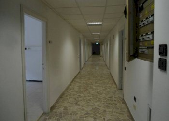 CORRIDOIO - Ufficio via Giovanni Battista Morgagni, Bologna (zona Centro Storico) - foto 19