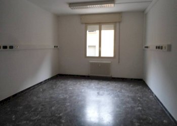 UFF - Ufficio via Giovanni Battista Morgagni, Bologna (zona Centro Storico) - foto 24