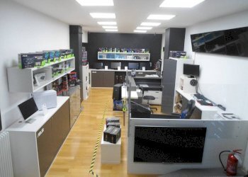 INTERNO - Shop piazza dell'Otto Agosto, Bologna (neighborhood Irnerio) - photo 9