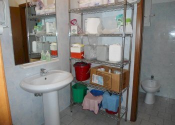 BAGNO - Shop piazza dell'Otto Agosto, Bologna (neighborhood Irnerio) - photo 13