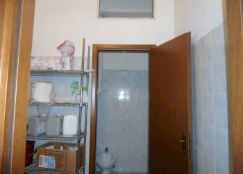 BAGNO P.INT - Shop piazza dell'Otto Agosto, Bologna (neighborhood Irnerio) - photo 14