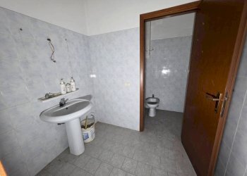Bagno - Shop piazza dell'Otto Agosto, Bologna (neighborhood Irnerio) - photo 24