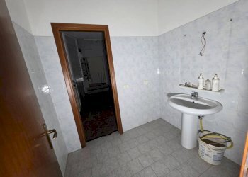 Bagno - Shop piazza dell'Otto Agosto, Bologna (neighborhood Irnerio) - photo 25