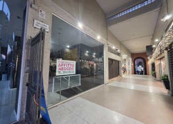 Interno non residenziale - Shop piazza dell'Otto Agosto, Bologna (neighborhood Irnerio) - photo 35
