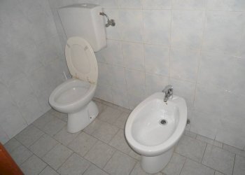 Bagno - Shop piazza dell'Otto Agosto, Bologna (neighborhood Irnerio) - photo 44