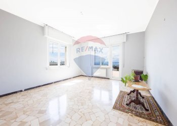 Trilocale Via Mario E Nicolo' Dagnino, 11 
 Pegli, Genova (zona Pegli) - foto 1