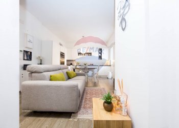 Two-room apartment Via Ponterotto, 90 
 Marassi, Genova (neighborhood Marassi) - photo 1