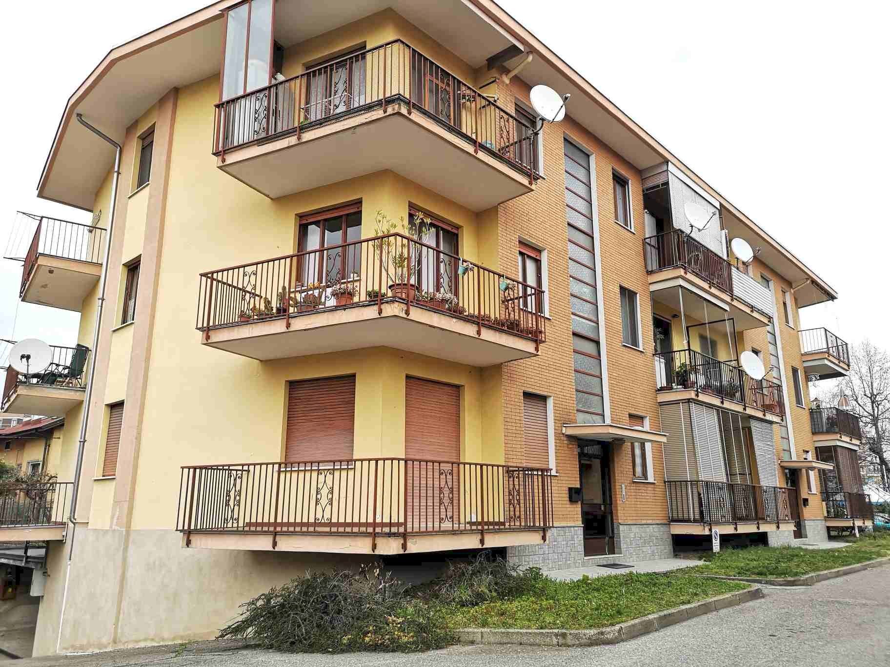 FACCIATA - Box STRADA DELLA ROVERE, 58, Biella - foto 1