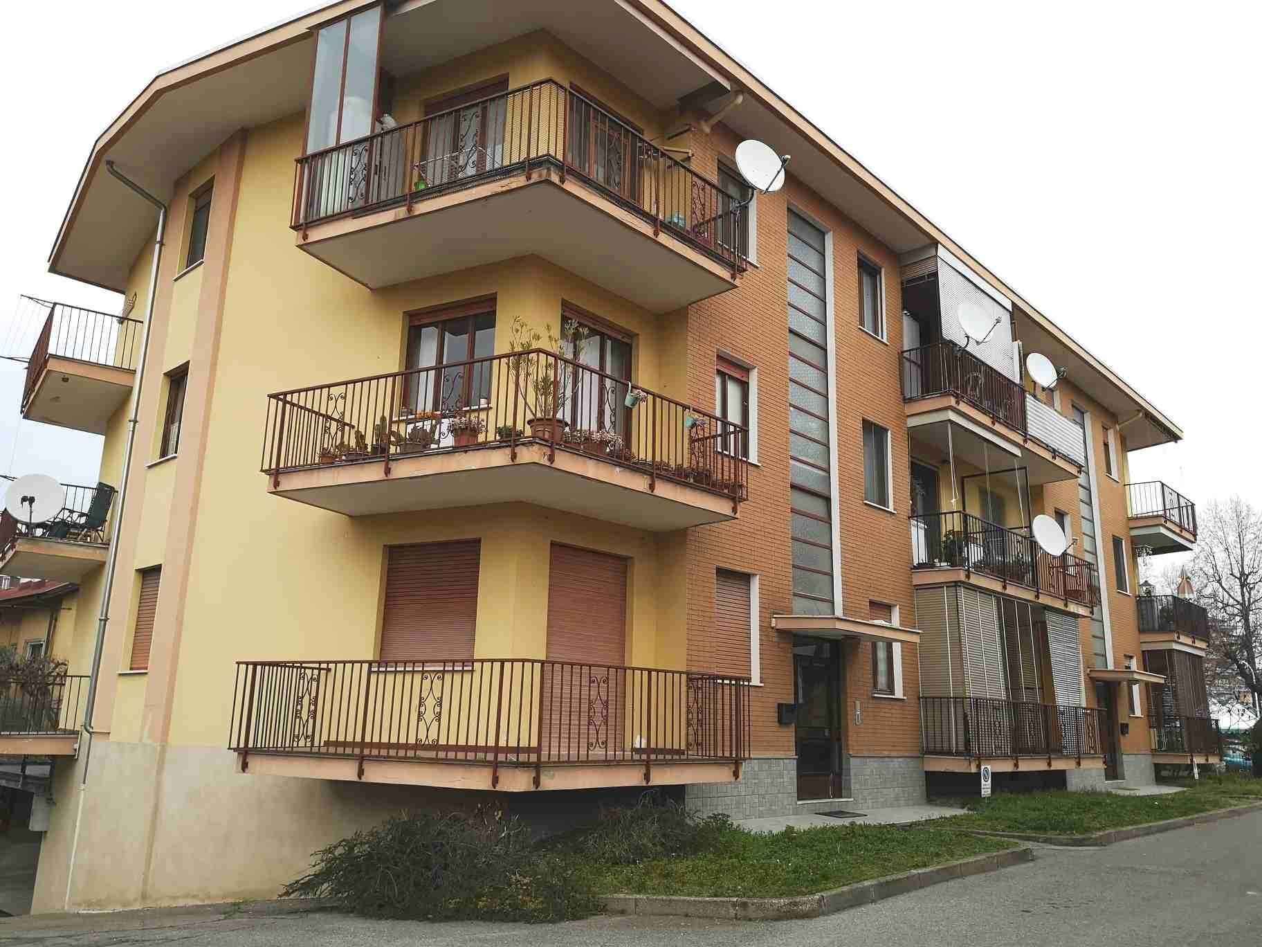 FACCIATA - Box STRADA DELLA ROVERE, 58, Biella - foto 2