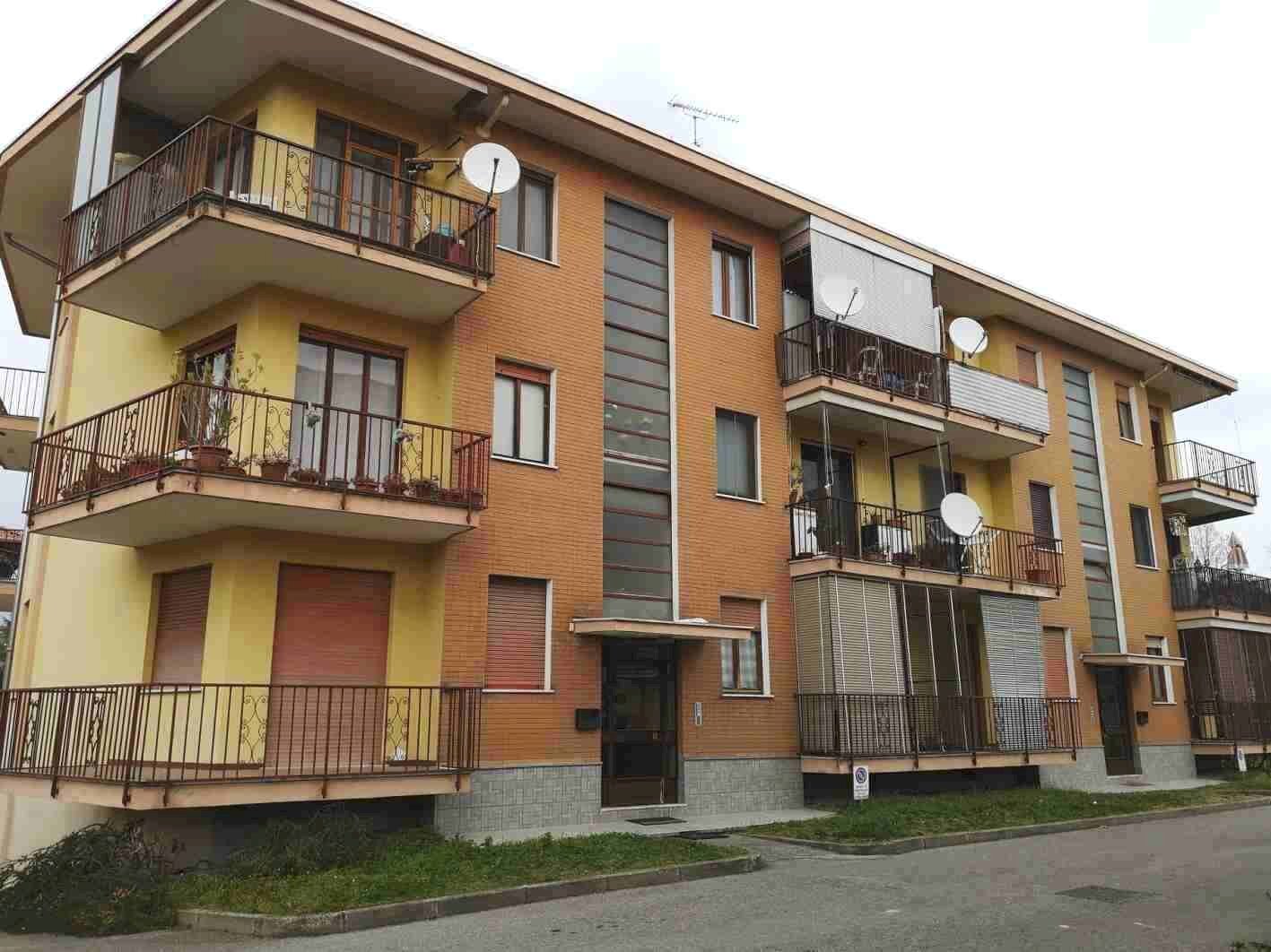 FACCIATA - Box STRADA DELLA ROVERE, 58, Biella - foto 3