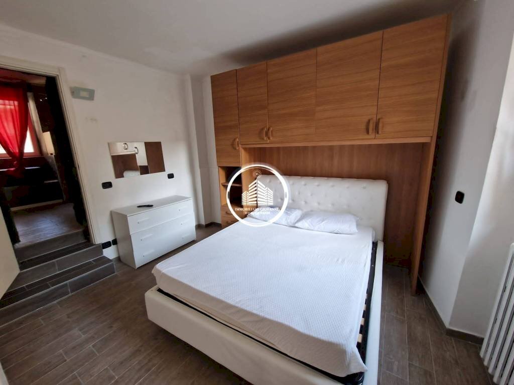 Camera da letto - Appartamento corso San Secondo, 24, Bra - foto 3