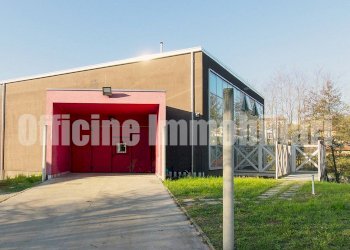 facciata - Capannone strada Provinciale della Selvagna, Gazzada Schianno - foto 2