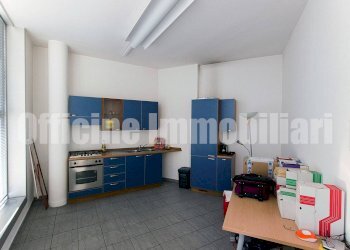 zona ristoro - Capannone strada Provinciale della Selvagna, Gazzada Schianno - foto 12