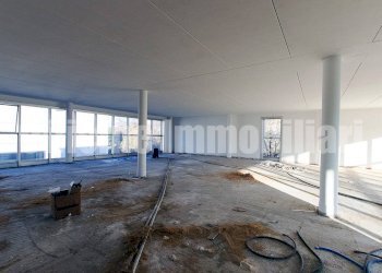 laboratorio - Capannone strada Provinciale della Selvagna, Gazzada Schianno - foto 13