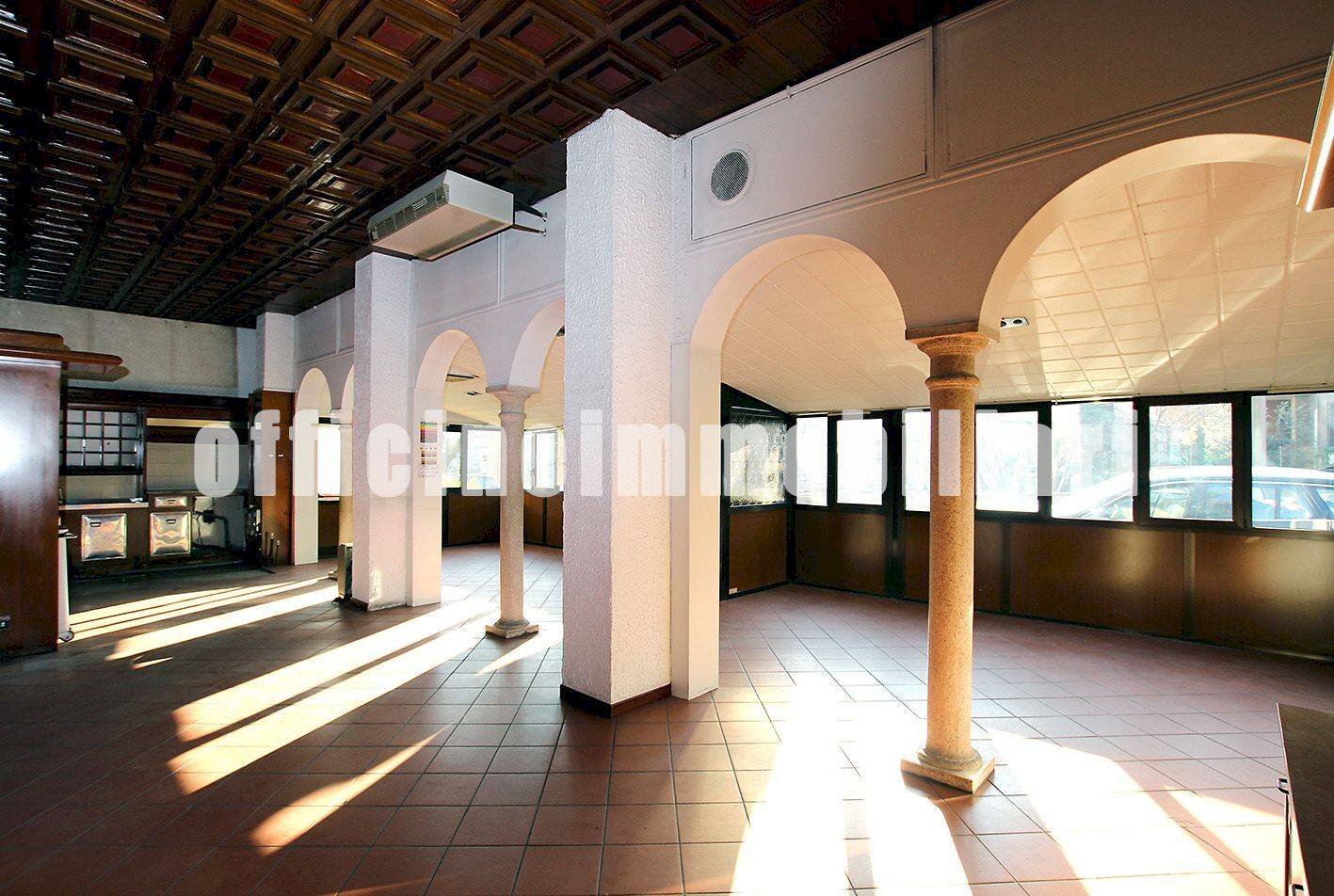 sala - Shop viale Belforte, Varese - photo 1