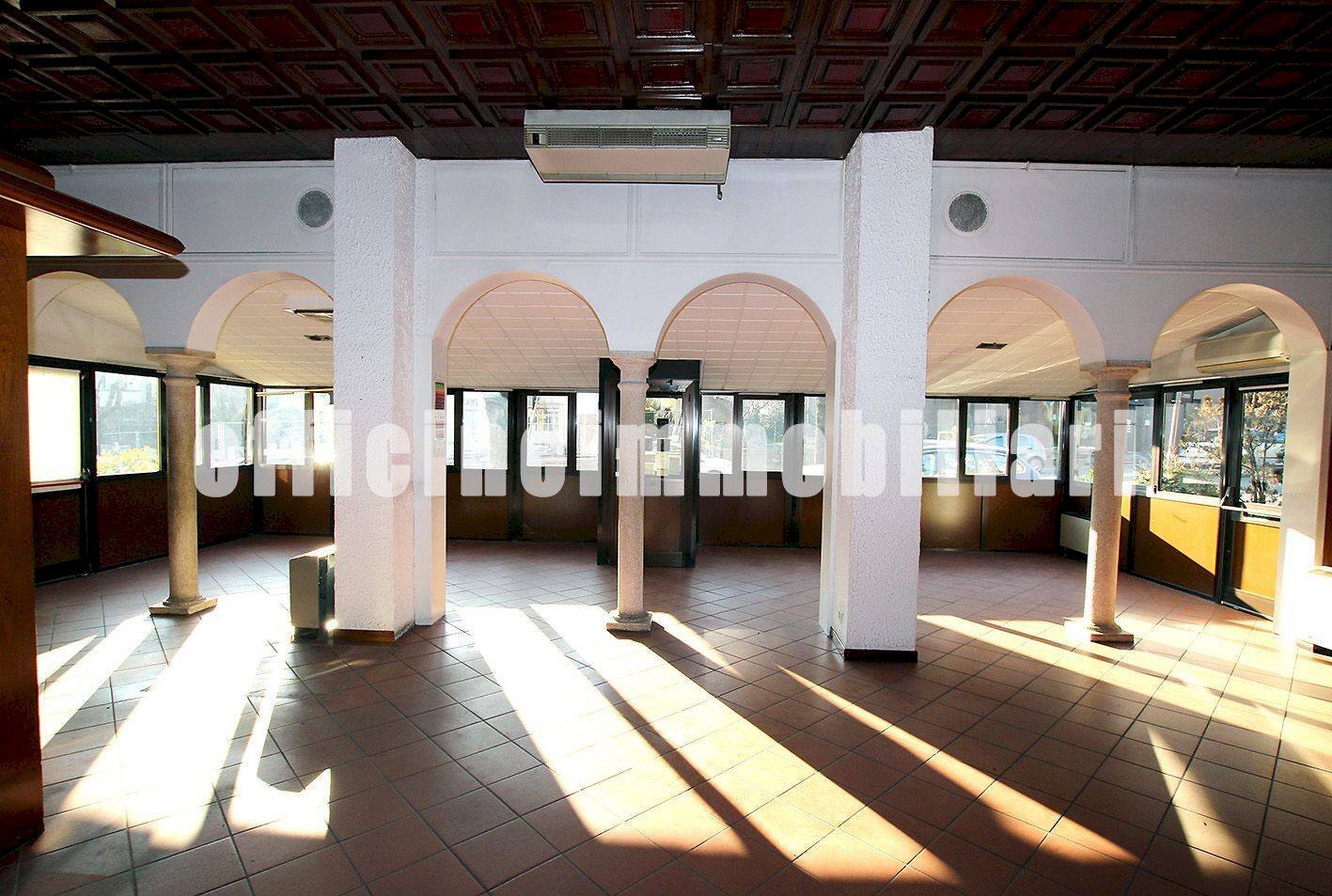 sala - Shop viale Belforte, Varese - photo 3