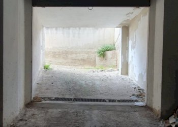 ingresso visto da interno - Box Quartucciu - foto 16