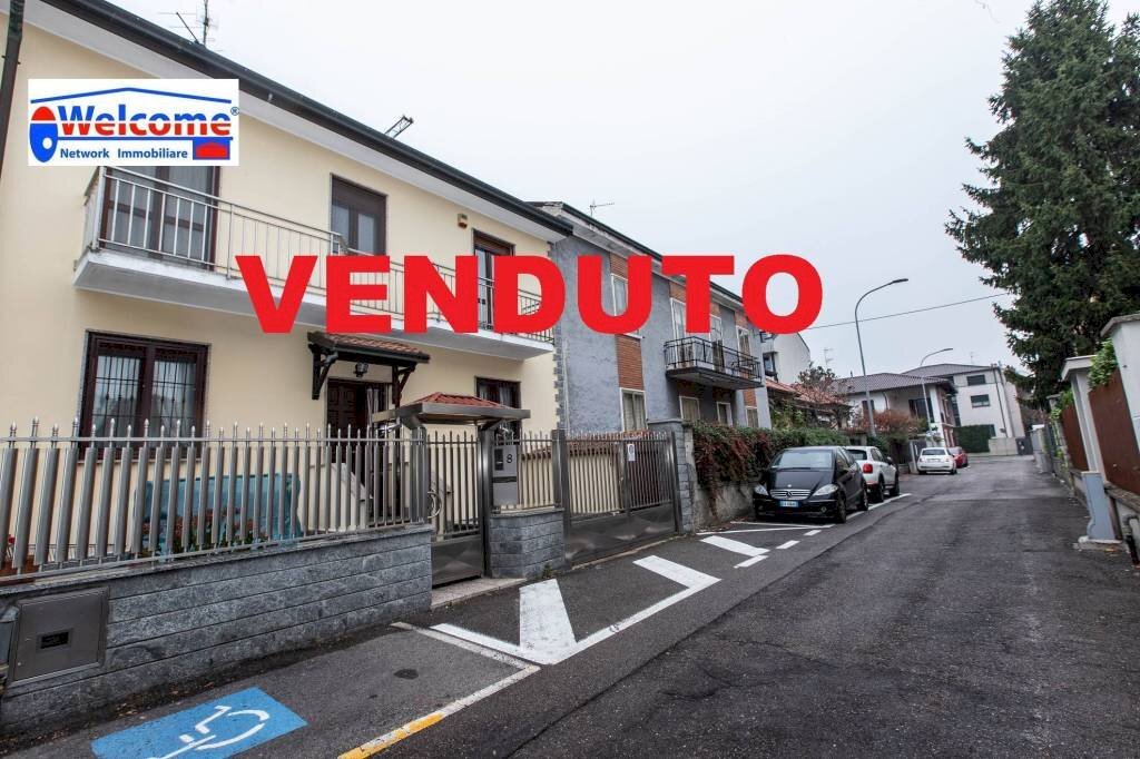 Villa via Silvio Pellico, 8, Rho - photo 1