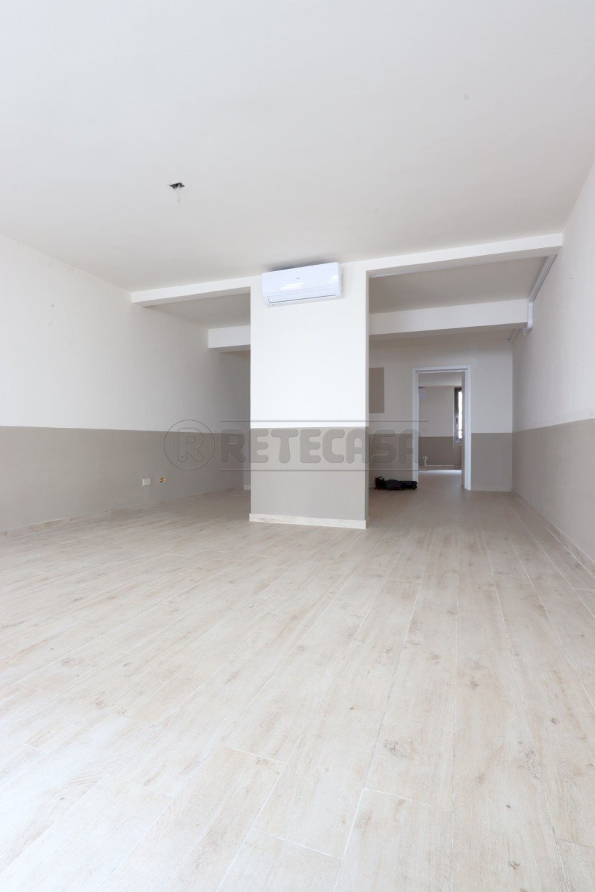 IMG_5513.JPG - Commercial Premises Contrada Apolloni, Vicenza - photo 2