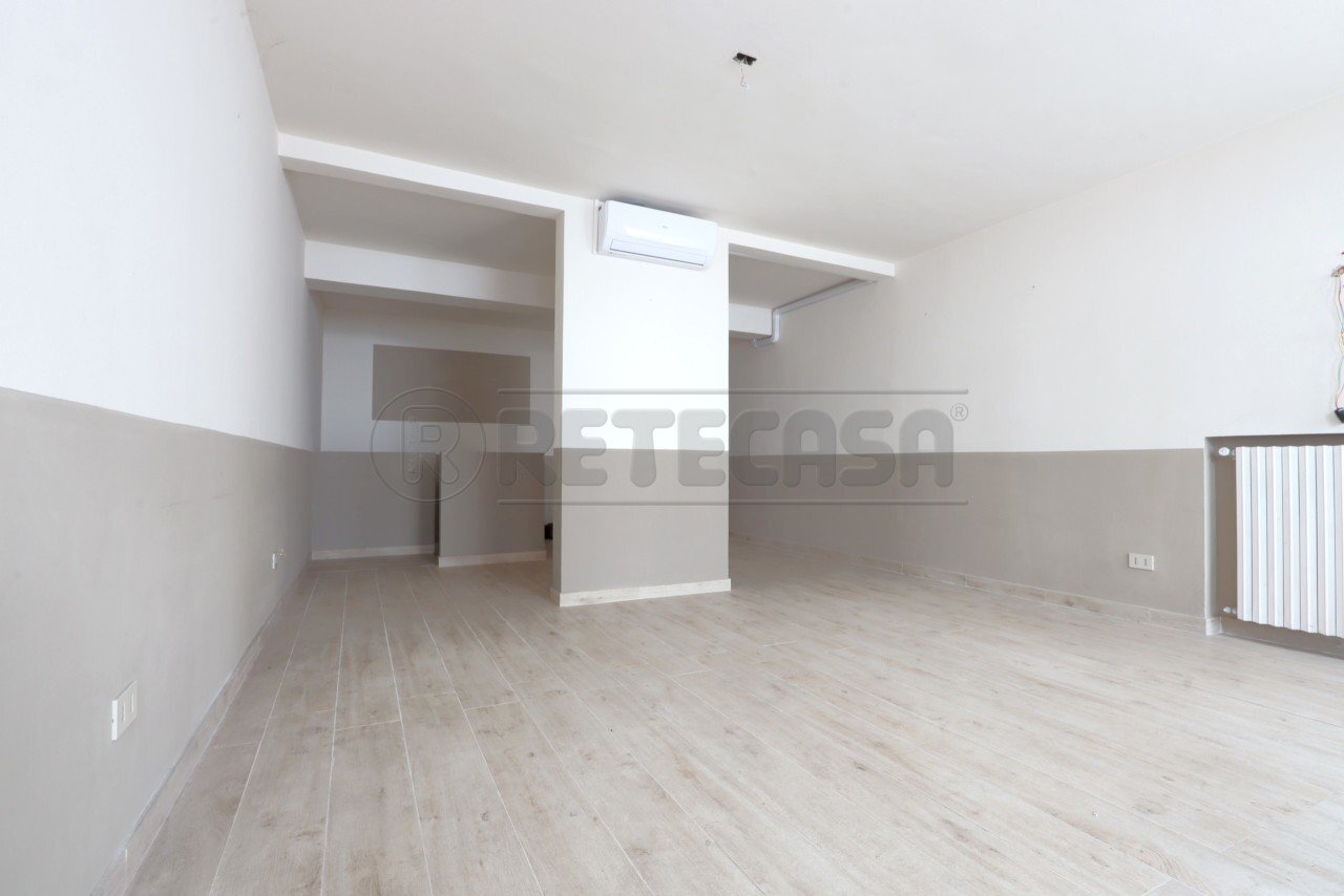 IMG_5515.JPG - Commercial Premises Contrada Apolloni, Vicenza - photo 3