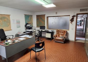 20230508_114940.jpg - Locale Commerciale Via Francesca Sud 44, Santa Maria a Monte - foto 2