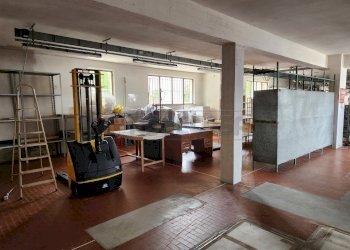 20230508_114950.jpg - Locale Commerciale Via Francesca Sud 44, Santa Maria a Monte - foto 3