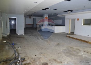 Locale Commerciale Via G. Leopardi, Montano Lucino - foto 6